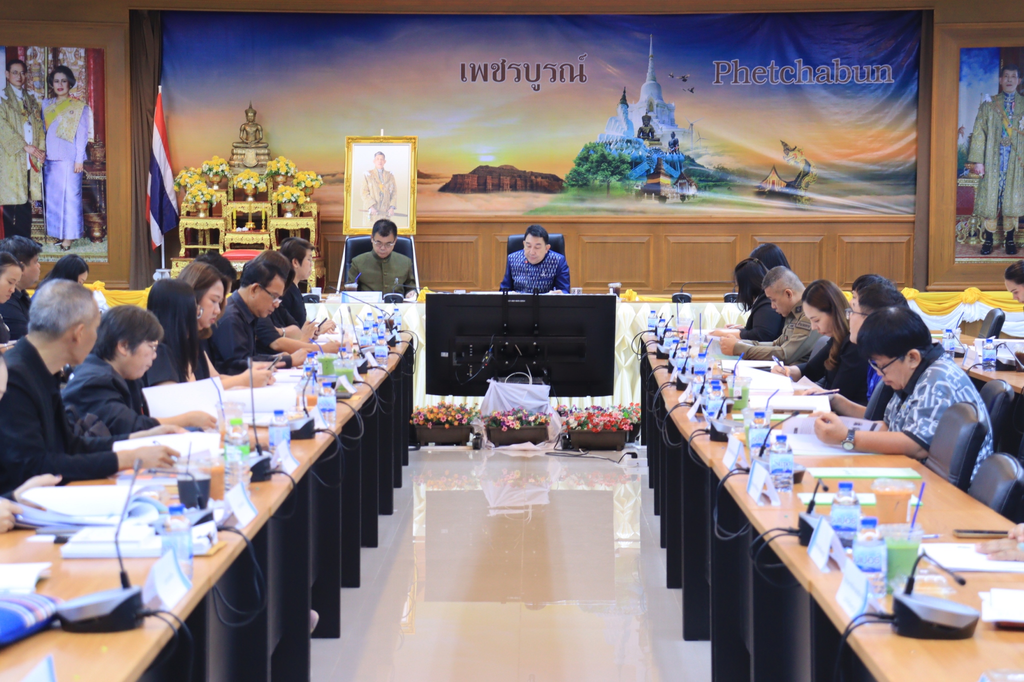 ร่วมประชุมส่งเสริมการบูรณาการกลไกการขับเคลื่อนการขจัดความยากจนระดับจังหวัด